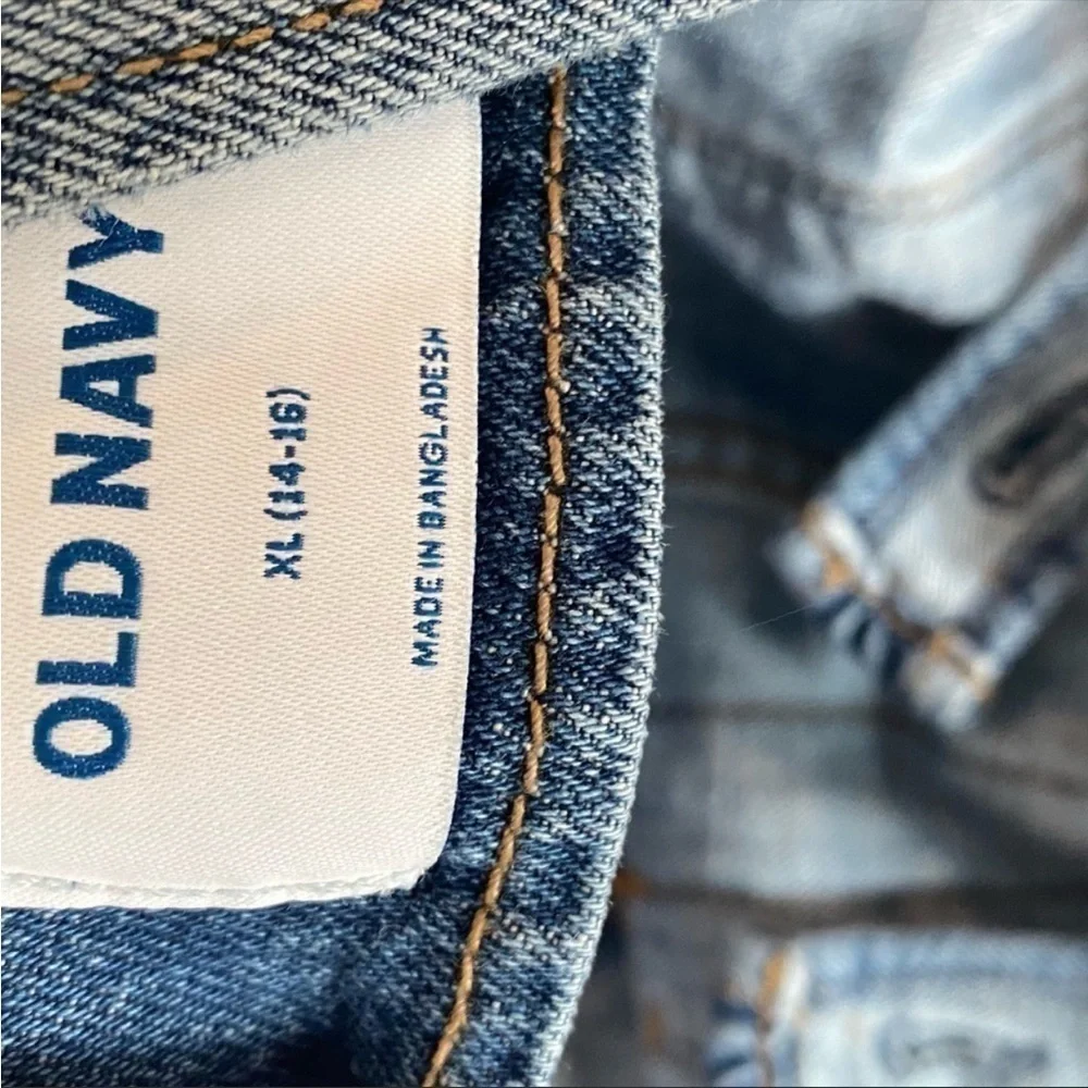 Old Navy Distressed denim shortalls. Size XL‎ Girl